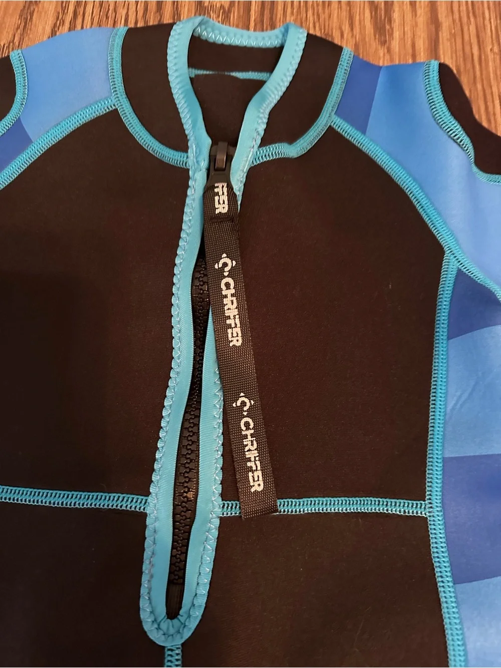 Chriffer Kids Short Sleeve Rashguard Suit in Black and Blue